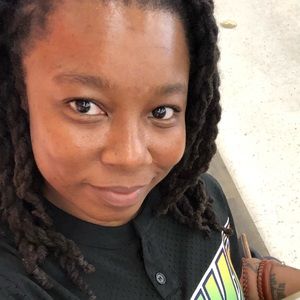 Meet your Posher, Cynthia